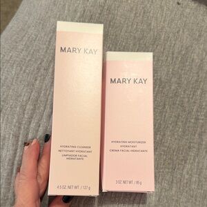 Mary Kay Skincare Duo in Soft Pink